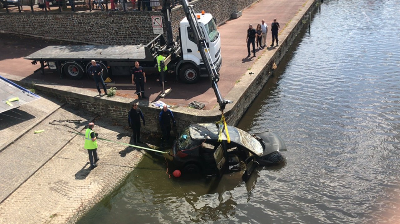 Saint-Lô. Une voiture extirpée de la Vire, à hauteur de la Plage Verte