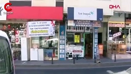 Balkonda dengesini kaybetti... Aracın üstüne böyle düştü!