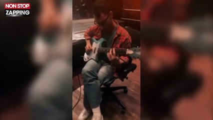 Fusillades aux USA : Bouleversée, Lana Del Ray chante pour les victimes (vidéo)