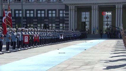 Cumhurbaşkanı Erdoğan, Ukrayna Devlet Başkanı Zelenskiy'i resmi törenle karşıladı