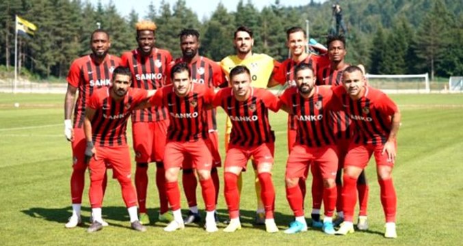 Gazişehir Gaziantep-Al Wakrah maçında ortalık karıştı! Maç yarıda kaldı