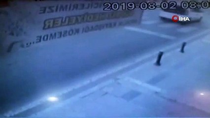 Cam silerken 4. kattan otomobilin üzerine düştü