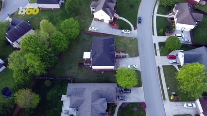 Why Having a "Text Door Neighbor" is Trending on Social Media