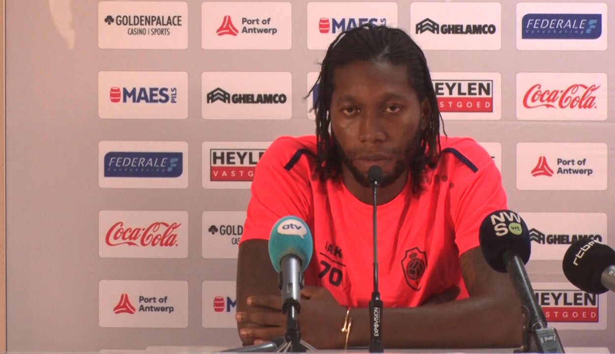 Mbokani: "L'arrivée de Kompany à Anderlecht n'a rien changé, j'avais déjà décidé de rester à l'Antwerp"