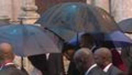 Cubanos emocionados intentan ver de cerca a Obama