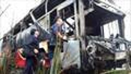 En video: 26 personas murieron incineradas tras accidente de bus de turistas en Taiwán