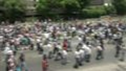 Policía venezolana disuelve nuevamente marcha opositora con gas lacrimógeno