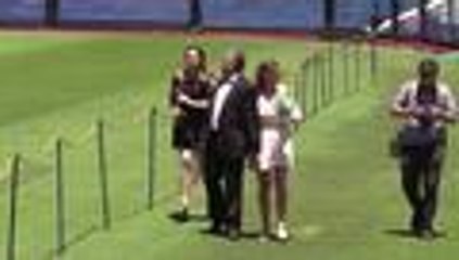 Una docena de parejas cumplen su sueño de casarse en la Bombonera