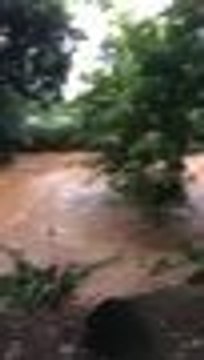 Inundaciones en vías de sector Pasoancho por desbordamiento de canal aguas lluvia