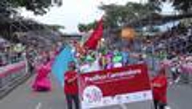 Desfile Cali Viejo, la tradición caleña que adornó las calles con color, belleza y sabrosura