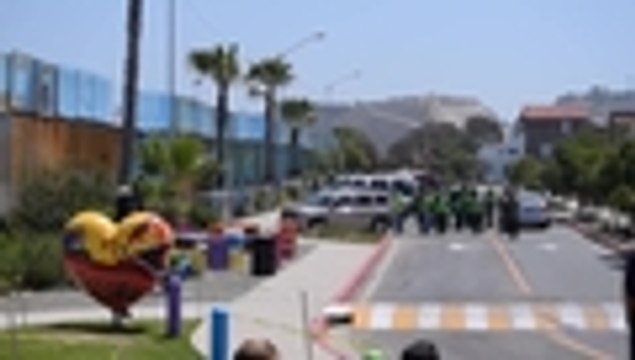 Activistas mexicanos organizaron un 'megainsulto' contra Trump en muro fronterizo