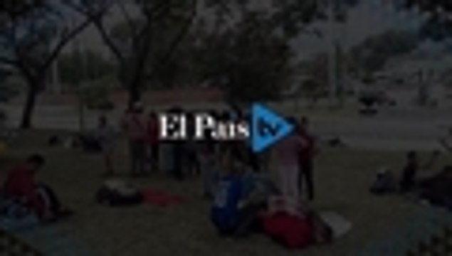 Video: el 'campamento' de venezolanos afuera de la Terminal de Transportes de Cali