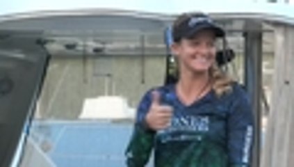 En video: mujer viaja de Cuba a EE. UU. en una tabla de surf como símbolo de "amistad"