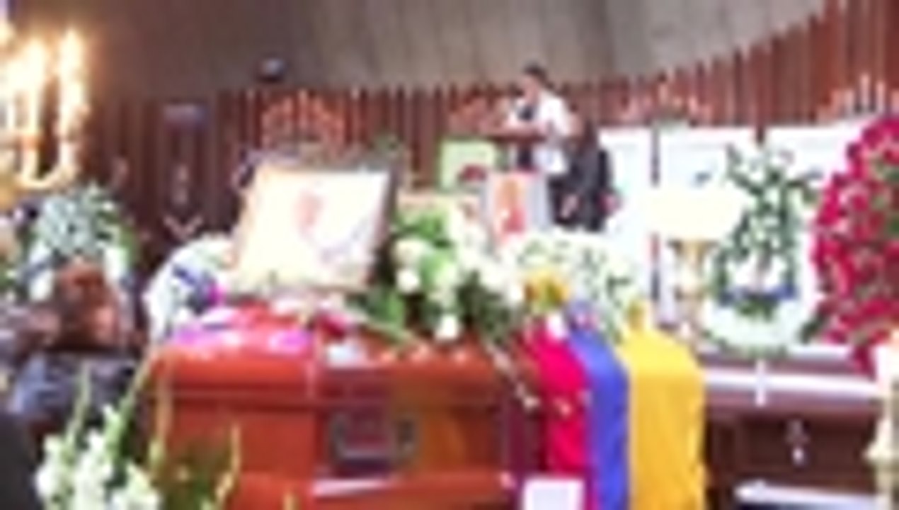 Video: cuerpos de periodistas asesinados por 'Guacho' son enterrados en Quito