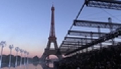 Video: así fue el sensacional desfile de Yves Saint Laurent sobre el agua en París