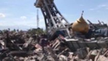 En video siguen hallando cadáveres bajo los escombros tras el terremoto en Indonesia