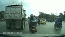 Ambulancia arrolla a motociclistas en Cali