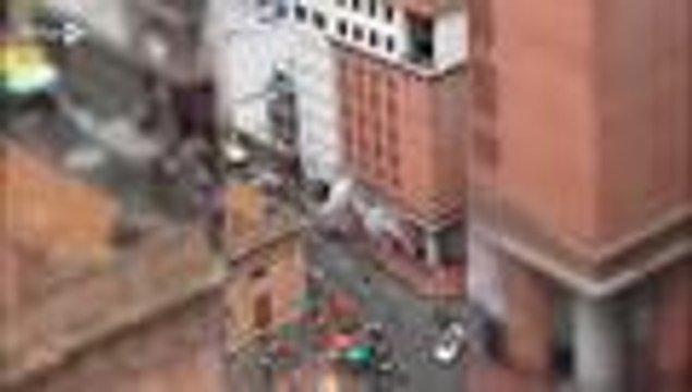 Video: así fueron los minutos de pánico por explosiones en sede de la Fiscalía del centro de Cali