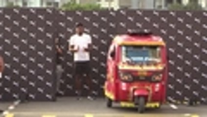 La carrera de Usain Bolt y un mototaxi
