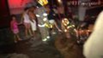 Video: incendio consume vehículo en el barrio Salomia, norte de Cali