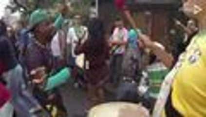 Paulistas y extranjeros veraÃÅn la Final de Brasil 2014 en Vila Madalena