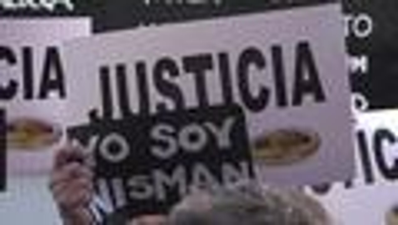 Argentinos piden ‚Äújusticia‚Äù para Nisman