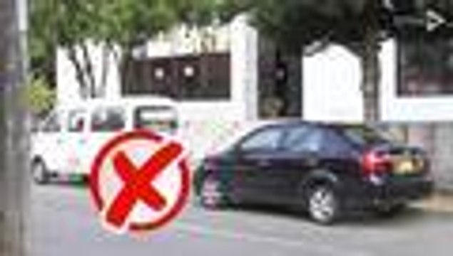 Conozca la manera correcta de estacionar su vehículo en sitios públicos