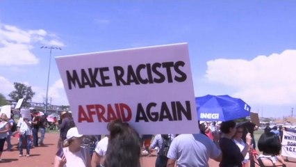 Tüntetők fogadták Donald Trumpot Ohióban és Texasban