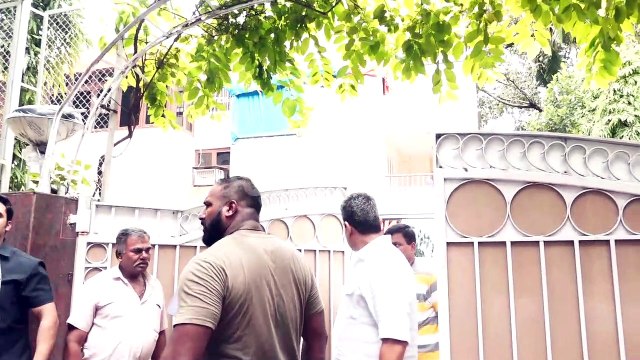 Bollywood Celebs attend Hrithik Roshan's Grandfather J Om Prakash Funeral