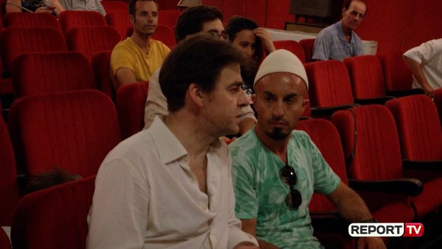 Zv/ambasadori i OSBE në Teatër: Jam tifoz i kulturës shqiptare, shfaqja tepër prekëse