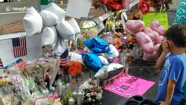 Hundreds attend vigil in Texas for the victims of the El Paso Walmart shooting