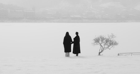 El hotel a orillas del río - Trailer subtitulado en español (HD)