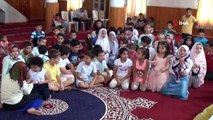 Kur'an kursunu bitirdiler hediyeleri kaptılar
