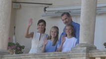 Los reyes visitan con sus hijas la Casa Museo de Son Marroig en Mallorca