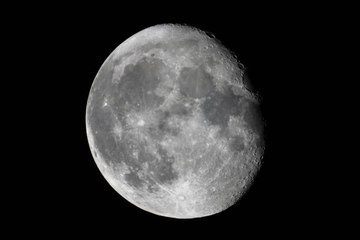 La luna es mucho más antigua de lo que se creía