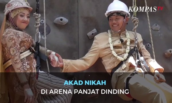 AKAD NIKAH DI ARENA PANJAT DINDING