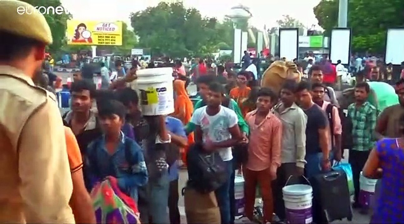 Des milliers d'ouvriers agricoles indiens fuient le Cachemire