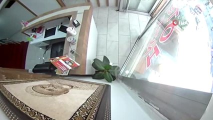 Otelde deprem paniği kamerada