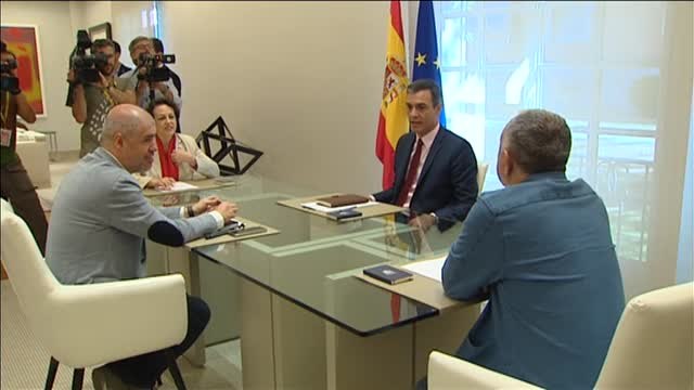 Los sindicatos piden a Sánchez que retome las negociaciones con Pablo Iglesias