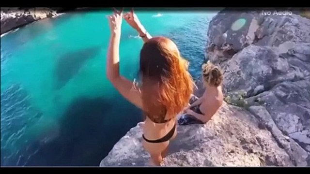 La réaction de ce gars qui voit sa copine rater son plongeon... Pas cool