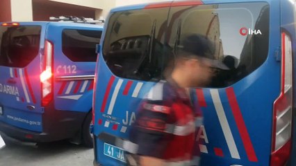 Kafeye ses bombası atan 3 zanlı tutuklandı