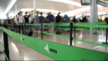 El aeropuerto del Prat se prepara para la huelga indefinida de los vigilantes de seguridad