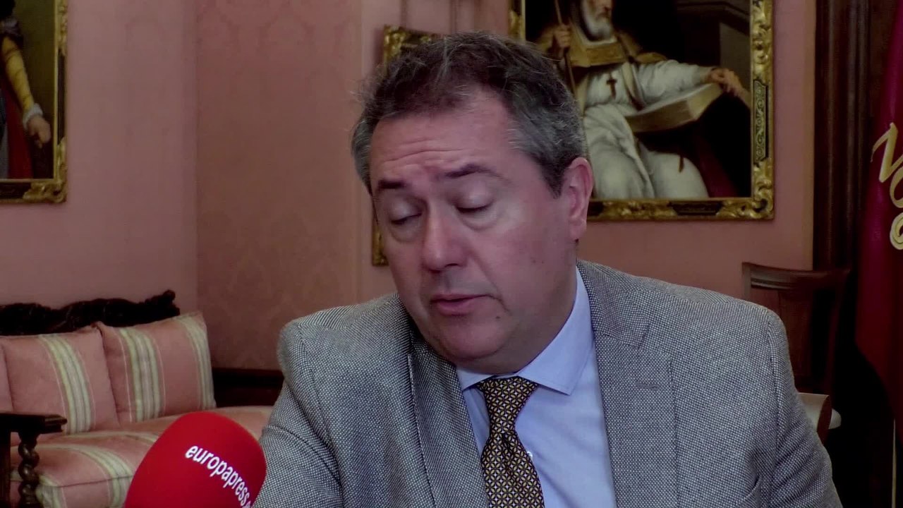 Espadas ve la reestructuración de PSOE-A "desde la normalidad"