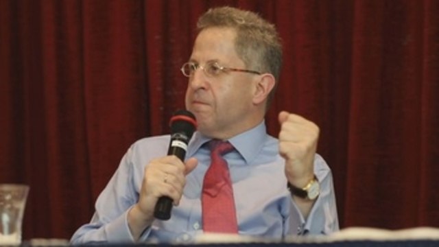 Exjefe del espionaje lleva la campaña del miedo al asilado al este alemán