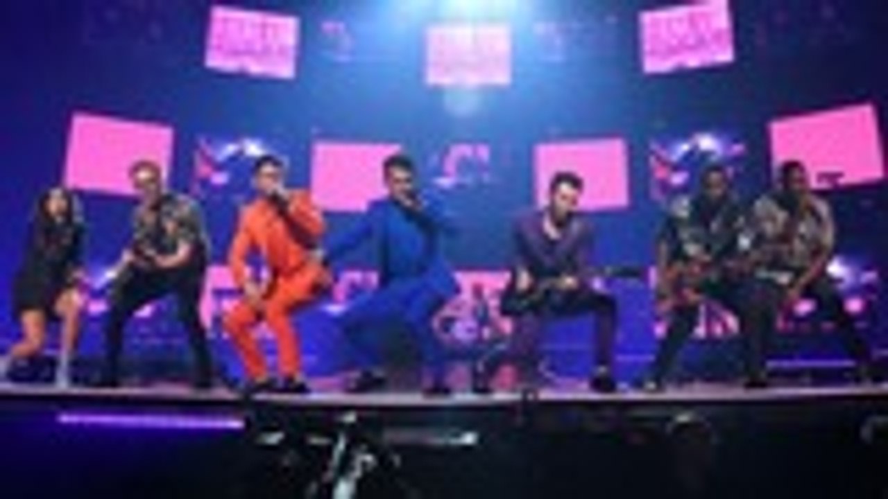 Jonas Brothers Return to the Stage For 'Happiness Begins' Tour | Billboard News
