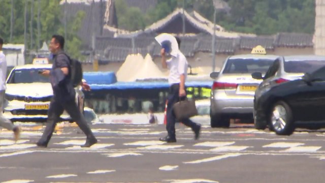 [날씨] 전국 찜통더위, 서울 35℃...주말 더위 절정 / YTN