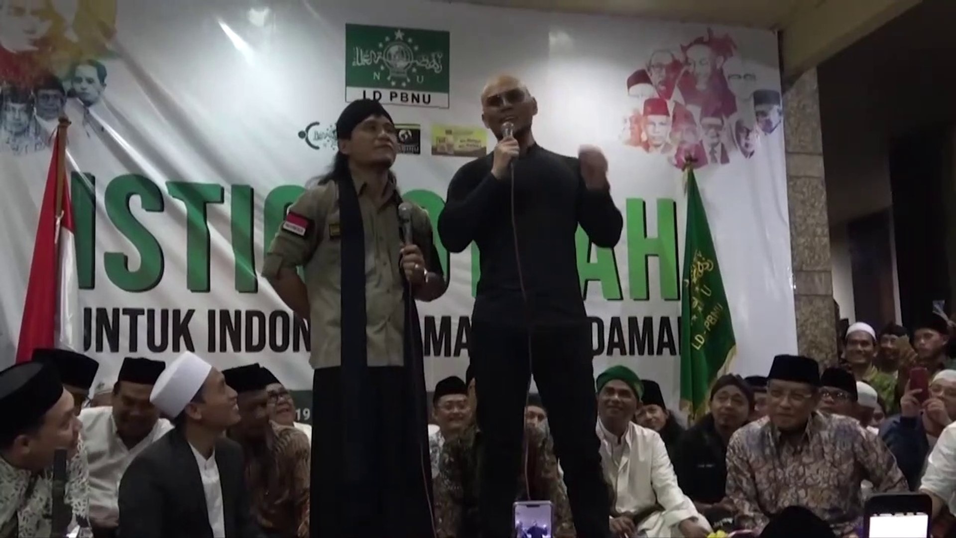 VIRAL!!! TAUSIYAH_PERTAMA_DEDDY_CORBUZIER_DAN_GUS_MIFTAH_DI_NU_DAN_DI_GELAR_GUS_LORA