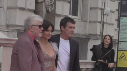 El universo íntimo de Almodóvar deslumbra en Londres con 'Dolor y Gloria'