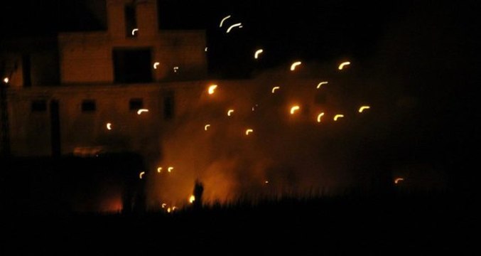 Reyhanlı'da askeri mühimmat deposu patladı: Şarapnel parçaları evlere saplandı