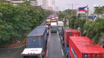 Napuno ng mga truck ang kahabaan ng Roxas Boulevard sa Maynila